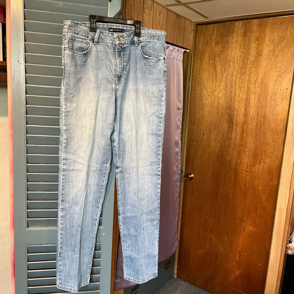 Women's Light Blue Jeans